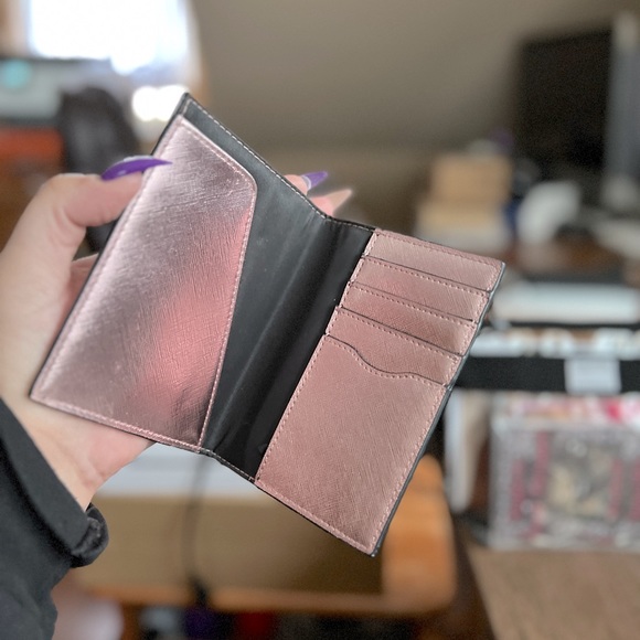 Victoria's Secret VS Passport Credit ID Card Travel Holder, Cover Folder (Pink) - Picture 7 of 12